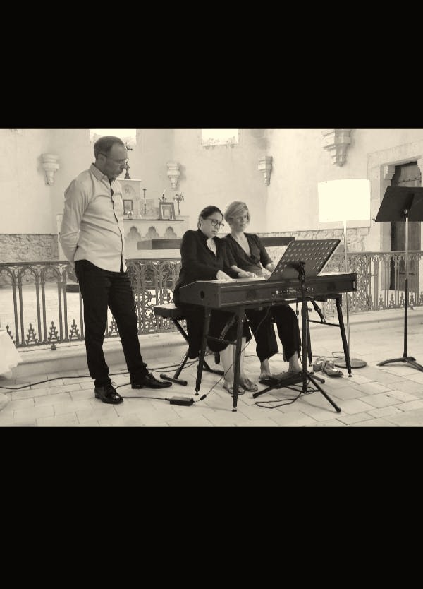 Trio piano, violon et violoncelle en concert dans l'église